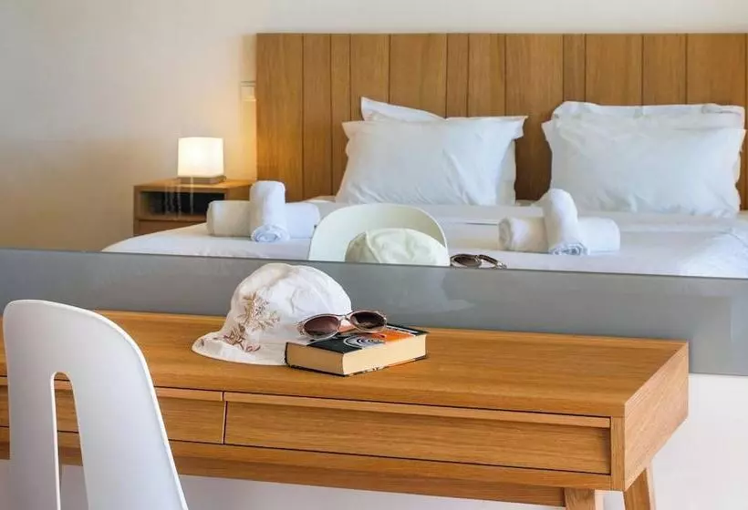 Deluxe Kolmen Hengen Huone Merinäkymä, Ionian Theoxenia