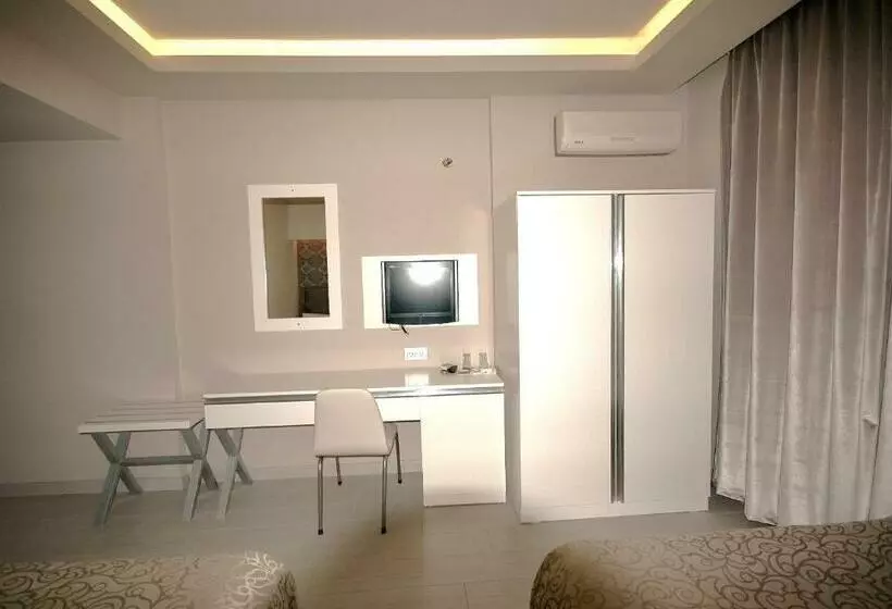 اتاق استاندارد سه نفره, Kent