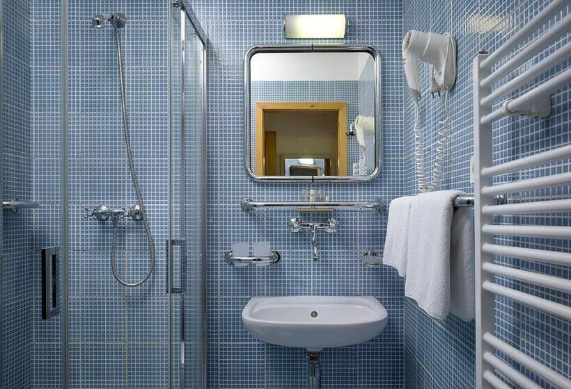 스탠다드 싱글 룸, La Romantica