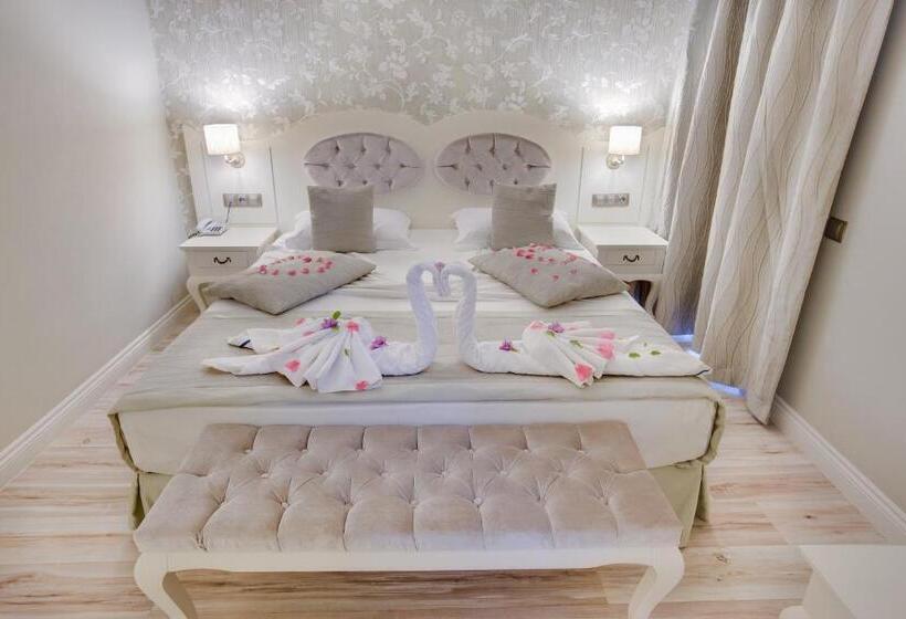 Номер Deluxe, The Pinehill Hotel & Suites