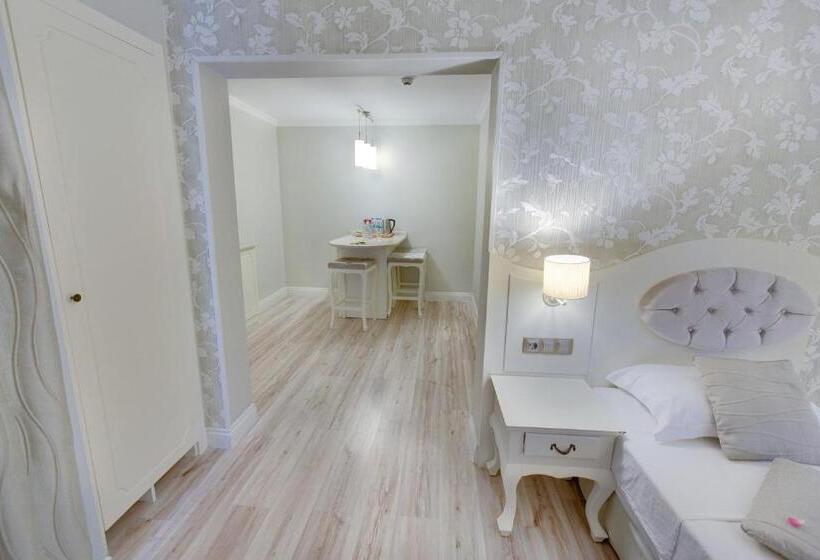 Студия Стандарт, The Pinehill Hotel & Suites