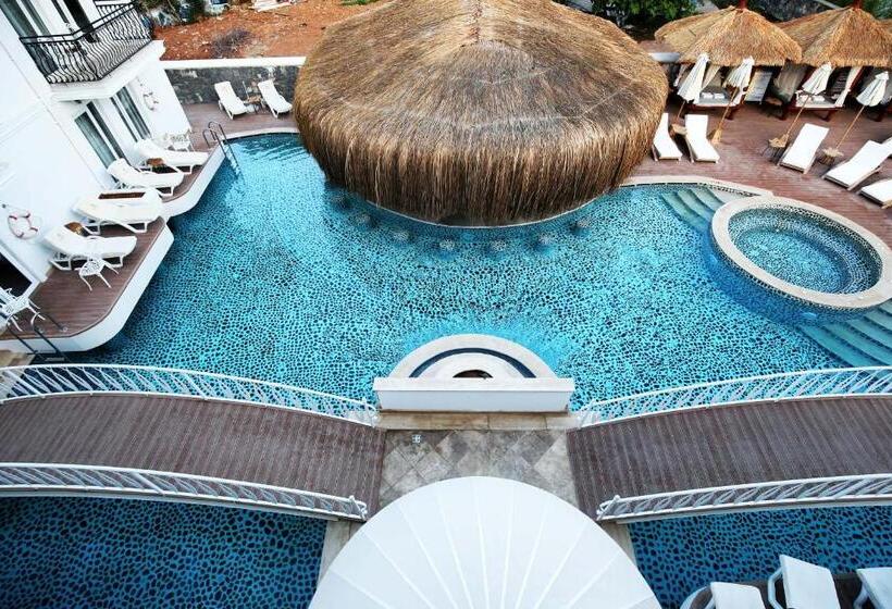 Номер Deluxe, The Pinehill Hotel & Suites