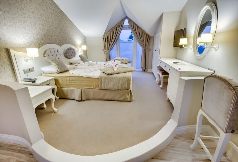 Президентский Люкс, The Pinehill Hotel & Suites