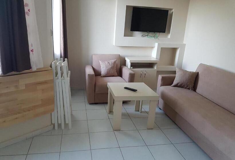 Апартаменты 1 Спальня с Балконом, Kara Family Apart