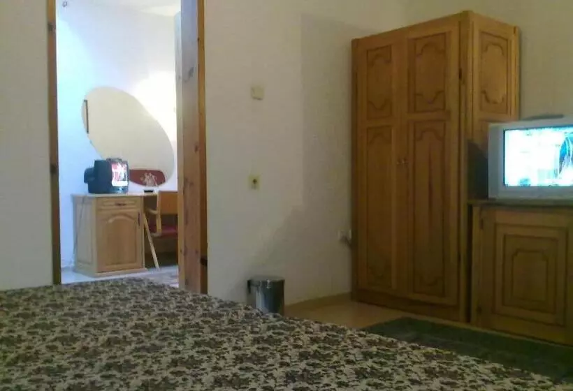 سوییت خانوادگی, Park Hotel Amfora