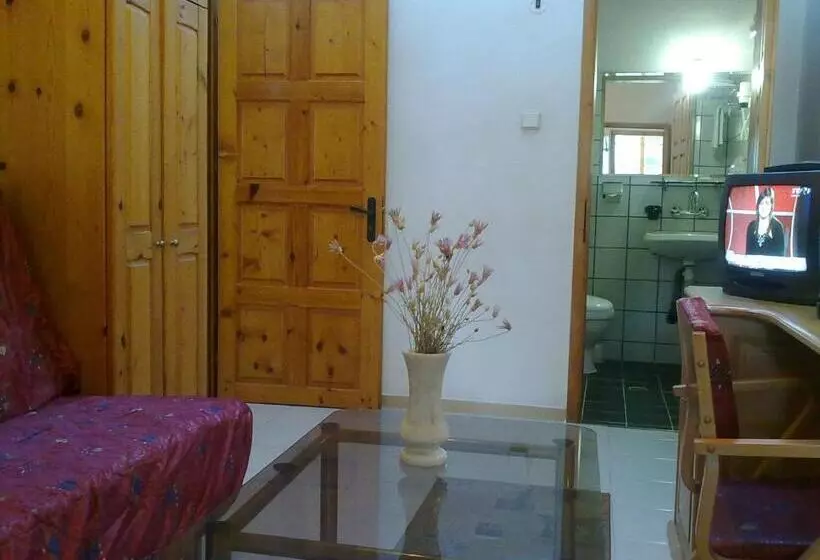 سوییت خانوادگی, Park Hotel Amfora