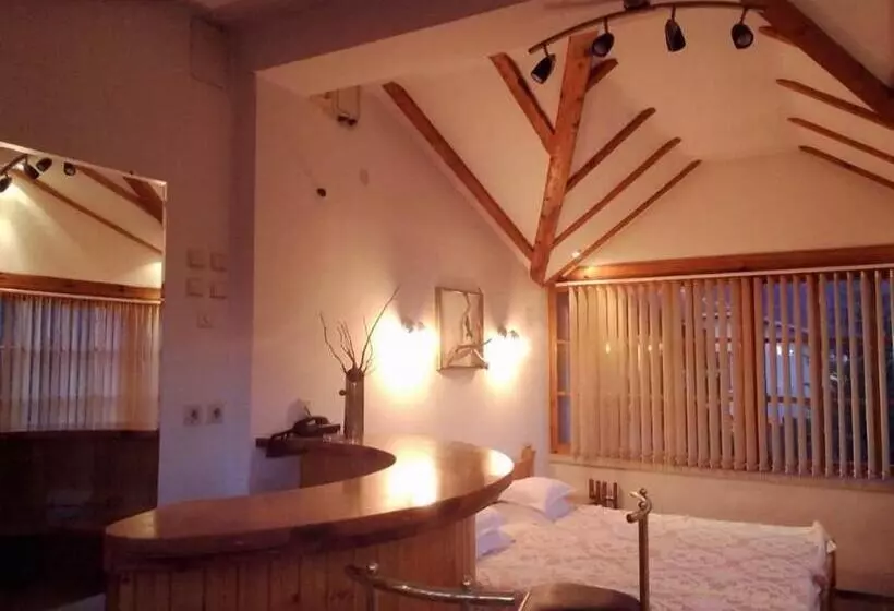 اتاق استاندارد سه نفره, Park Hotel Amfora
