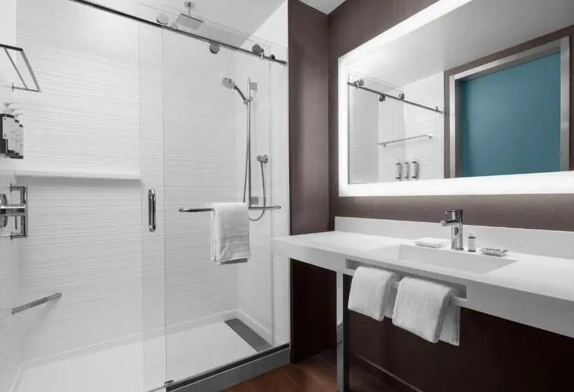 スタンダードルーム, Ac Hotel By Marriott Vancouver Waterfront