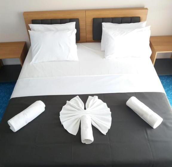 Номер Стандарт Вид на Сад, Silver Continent Hostel