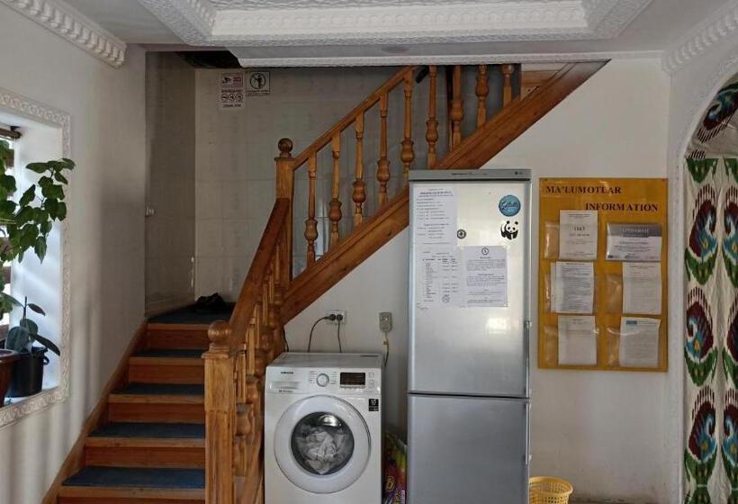 חדר משפחתי, Nastarin