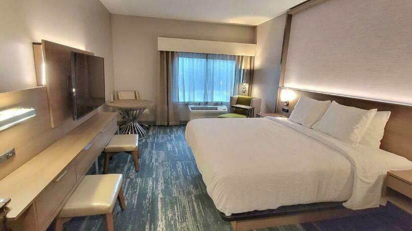 스탠다드 룸 킹사이즈 침대, Best Western Plus Grand Rapids Mn