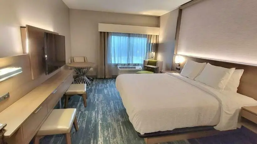 キングサイズベッドのスタンダードルーム, Best Western Plus Grand Rapids Mn