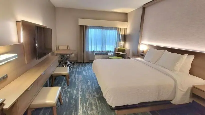 身障者適用キングサイズベッドルーム, Best Western Plus Grand Rapids Mn