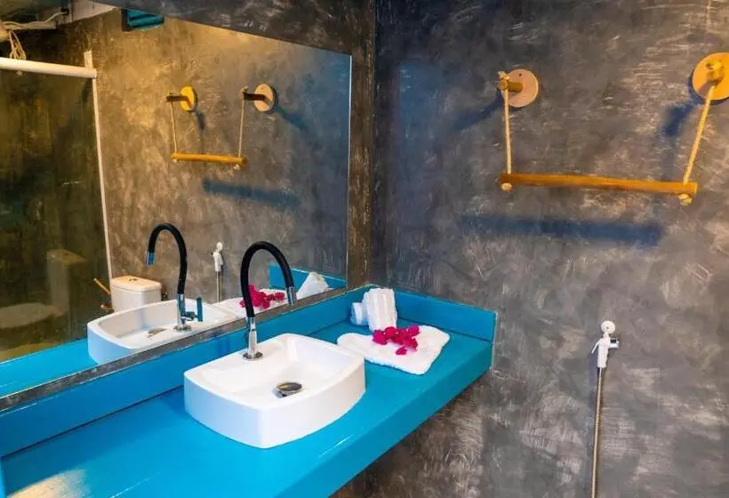 Deluxe Neljän Hengen Huone, Pousada La Grécia