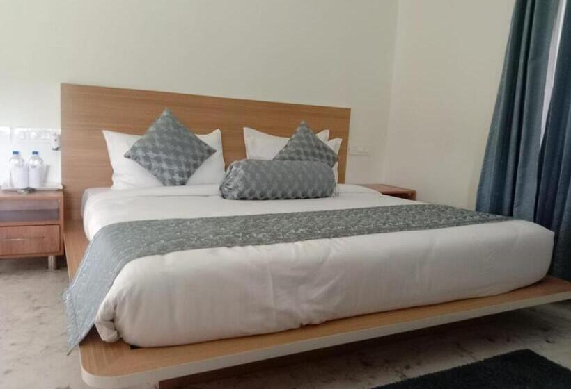 小型套房带阳台, Matoshree Club And Resort