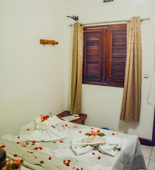 اتاق استاندارد چهارنفره با بالکن, Pousada Solar Da Praia Jeri