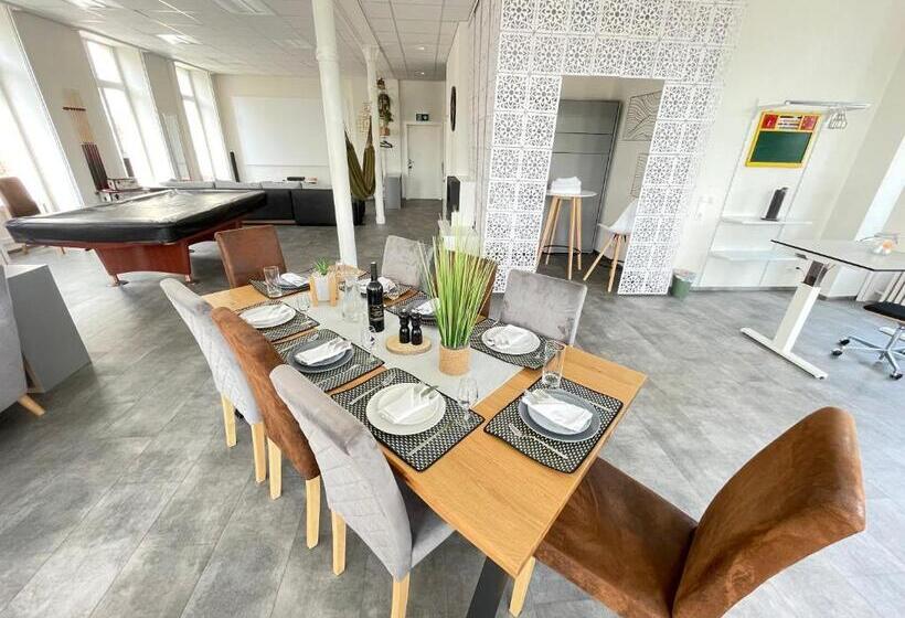 فيلا ديلوكس غرفة نوم, The 5 Continents   All 3 Floors By Stay Swiss