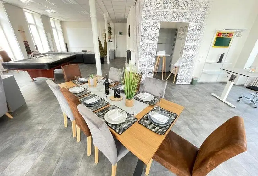 デラックスビラの１ベッドルーム, The 5 Continents   All 3 Floors By Stay Swiss