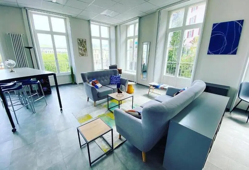 デラックスビラの１ベッドルーム, The 5 Continents   All 3 Floors By Stay Swiss