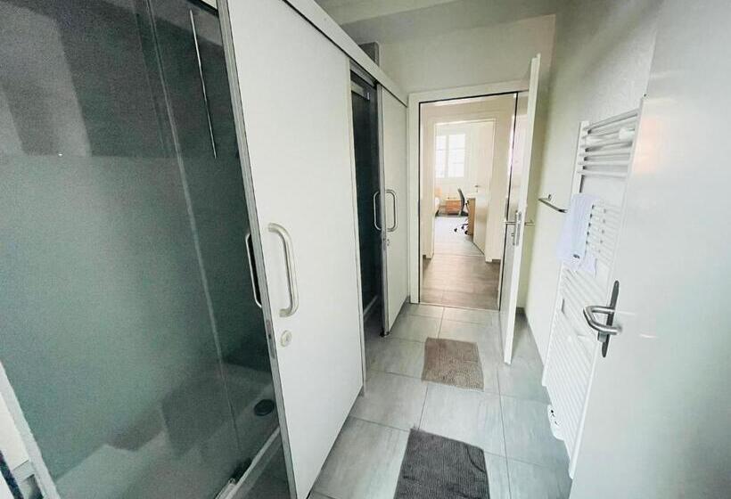 فيلا ديلوكس غرفة نوم, The 5 Continents   All 3 Floors By Stay Swiss