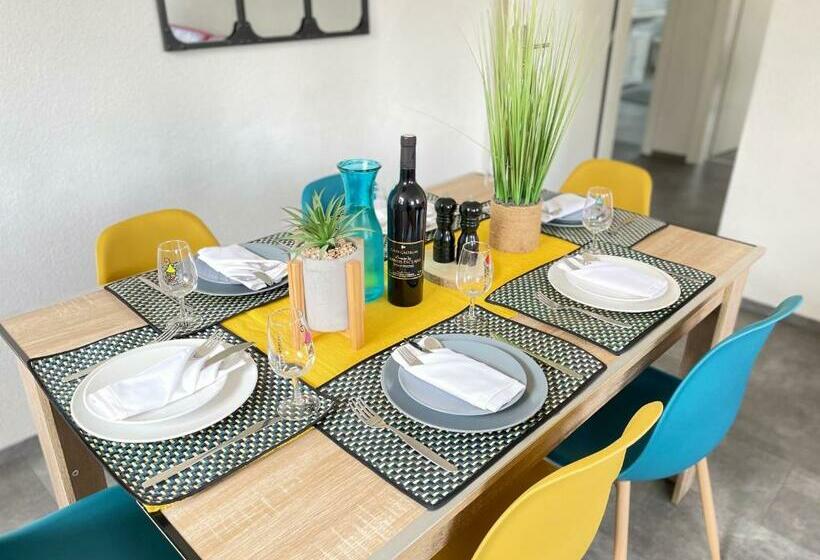 فيلا ديلوكس غرفة نوم, The 5 Continents   All 3 Floors By Stay Swiss