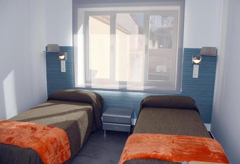 공동 객실, Albergue Inturjoven Cazorla