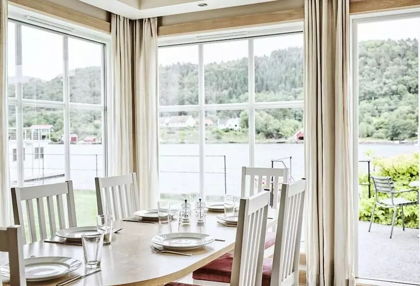Talo 3 Makuuhuonetta, Farsund Resort