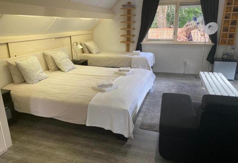 غرفة عائلية, 1900