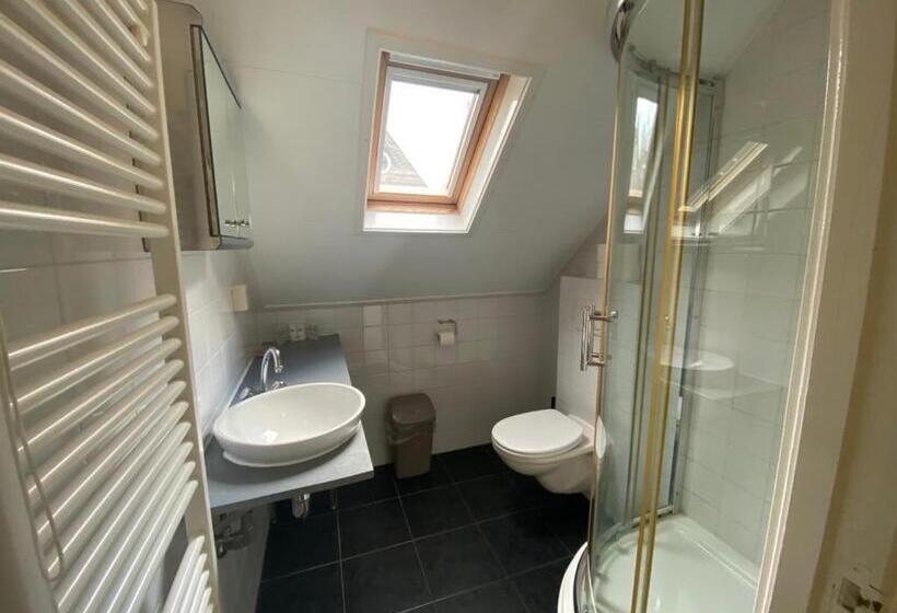 غرفة عائلية, 1900