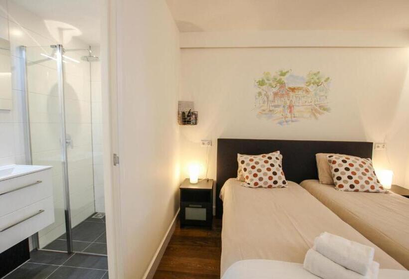 غرفة سوبيريور مطلّة علي الحديقة, 1900