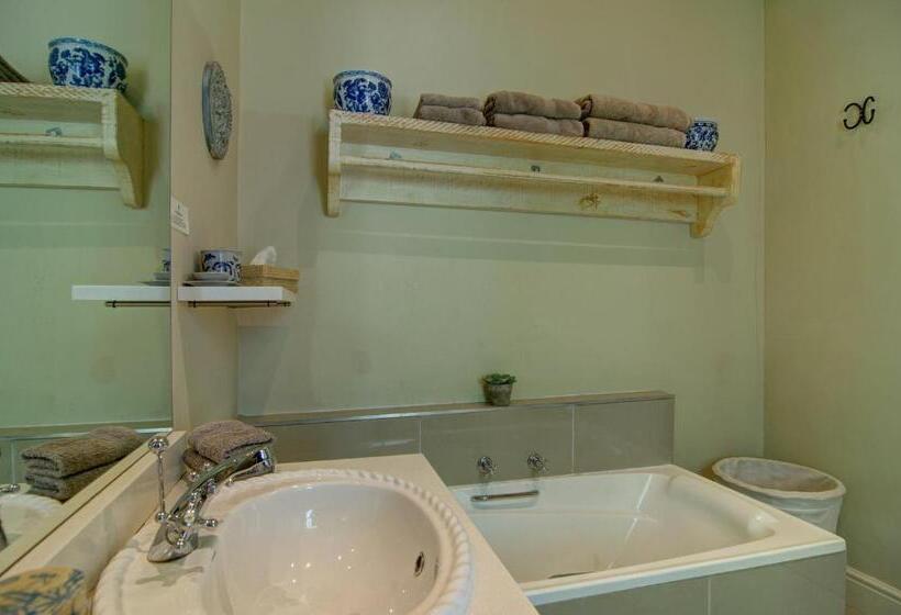 Номер Стандарт Вид на Горы, Blue Gum Country Estate