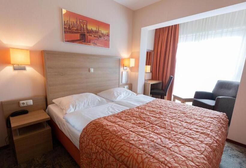 חדר דלוקס, Meyer