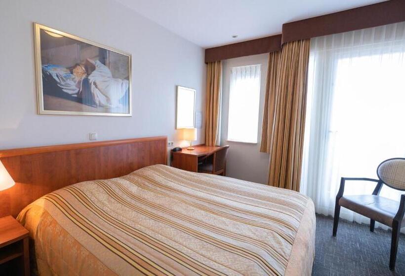 Classic room with balcony, Meyer