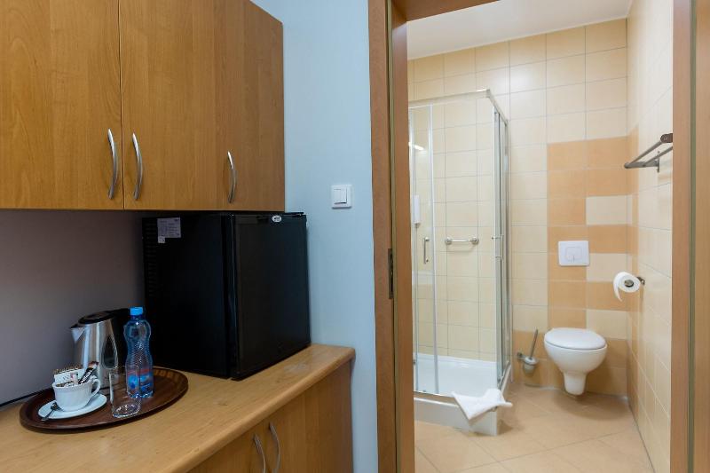 标准单人间, Sport