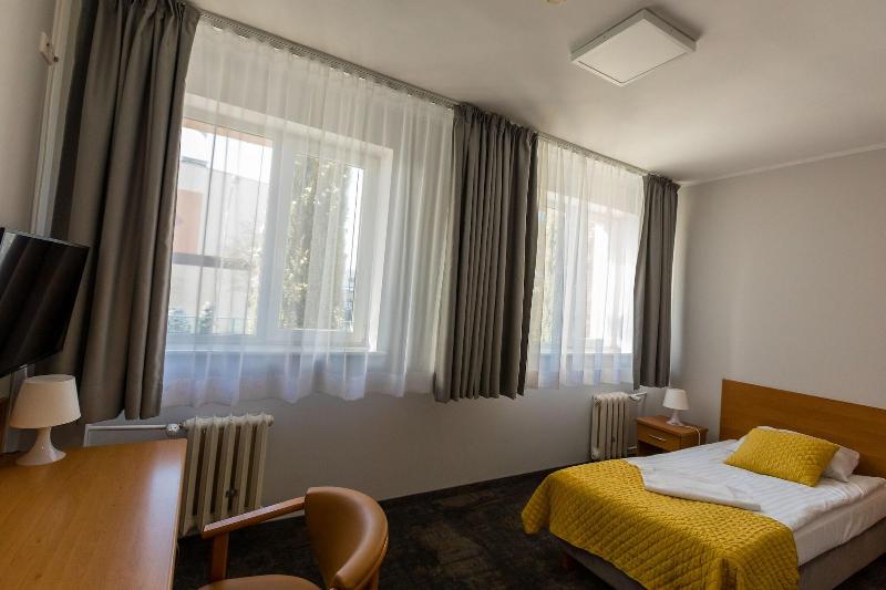 标准单人间, Sport