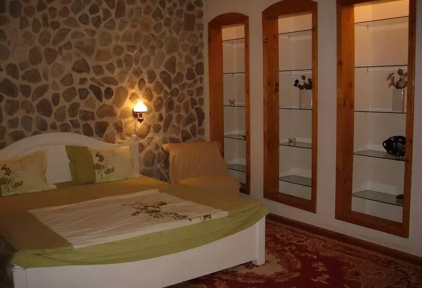 Standard Kolmen Hengen Huone, Rem's Pension
