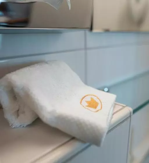 キングサイズベッドのスタンダードルーム, Swiss Hotel La Couronne