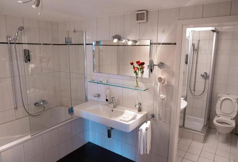 סוויטה עם מרפסת, Swiss Hotel La Couronne