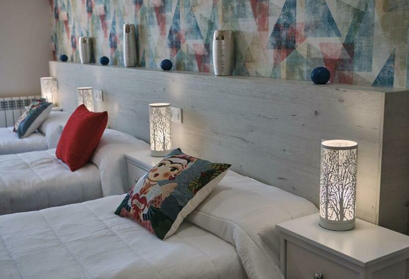 חדר סטנדרט לשלושה עם חדר אמבטיה משוף, Pensión A Solaina 3