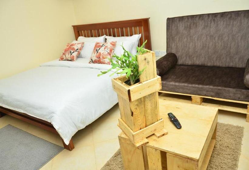 استودیوی استاندارد, Shalom Apartments