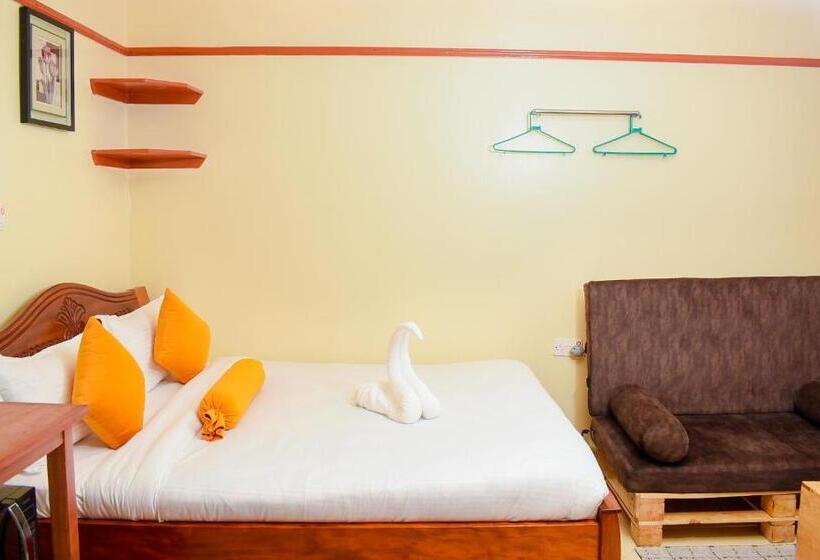 استودیوی لوکس, Shalom Apartments