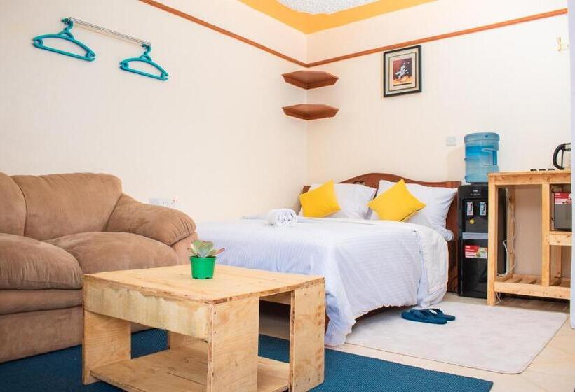 استودیوی لوکس, Shalom Apartments