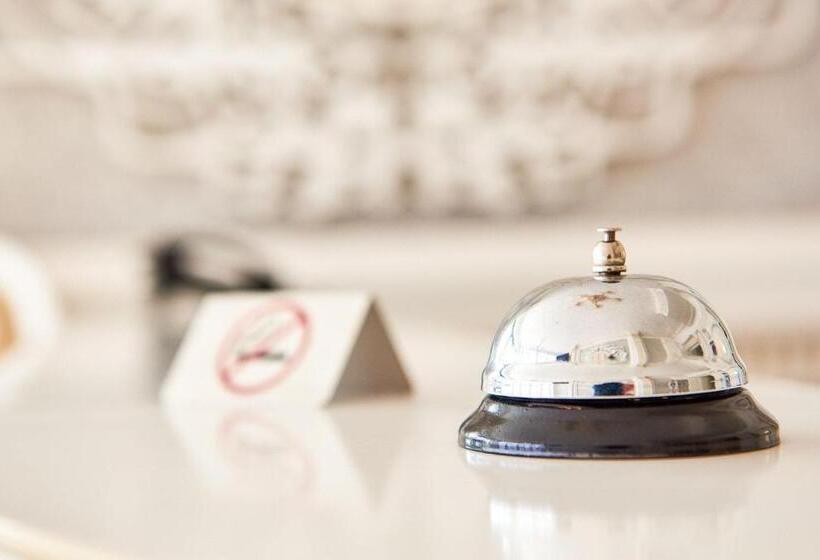 غرفة ديلوكس فردية, Adriano