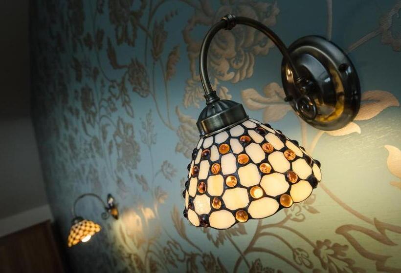 家庭间, Heaton House Farm