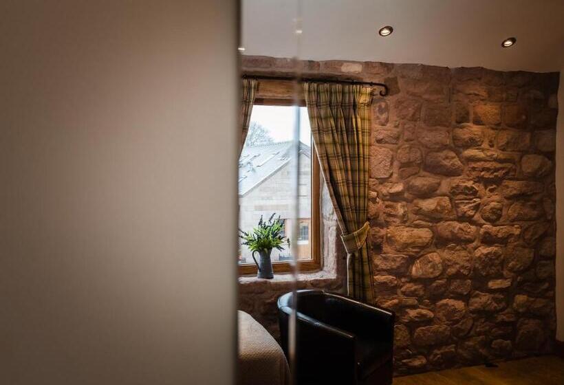 四人标准间, Heaton House Farm