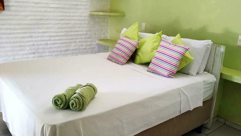 标准间带游泳池, Pousada La Luna