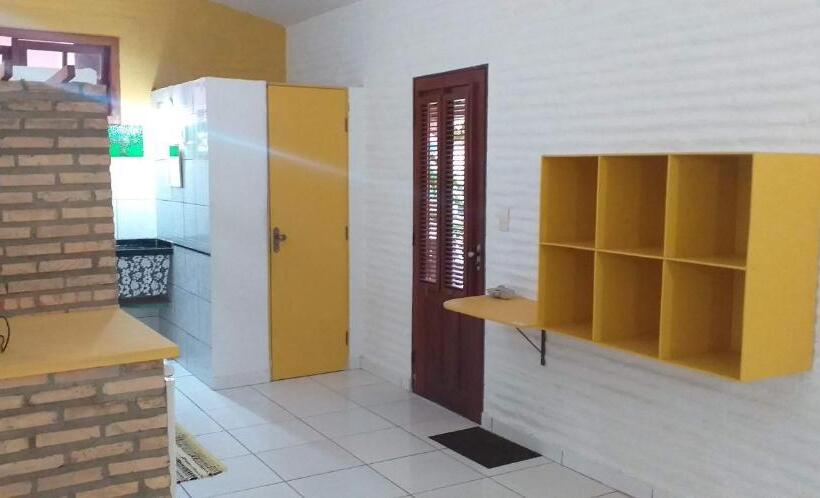 行政三人间, Pousada La Luna