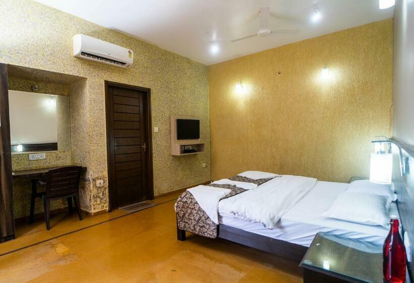 Вилла 3 Спальни, Aveeno Villas & Resort Calangute, Saligaon