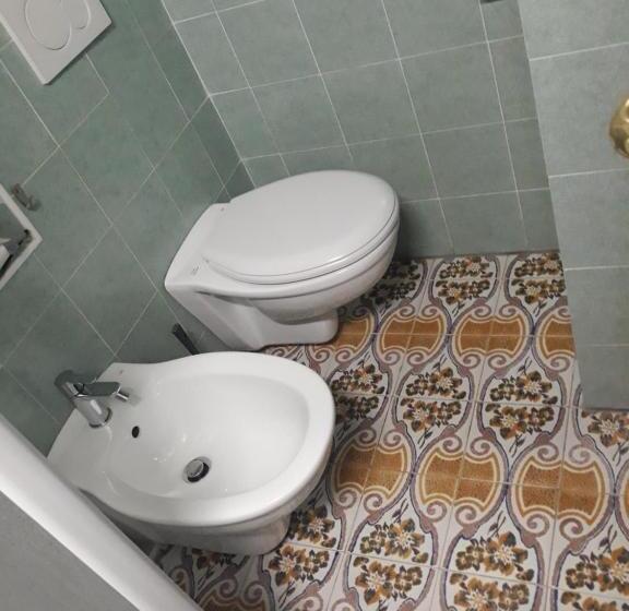 Standard room with outdoor bath, Camere Matrimoniali Sul Lungomare