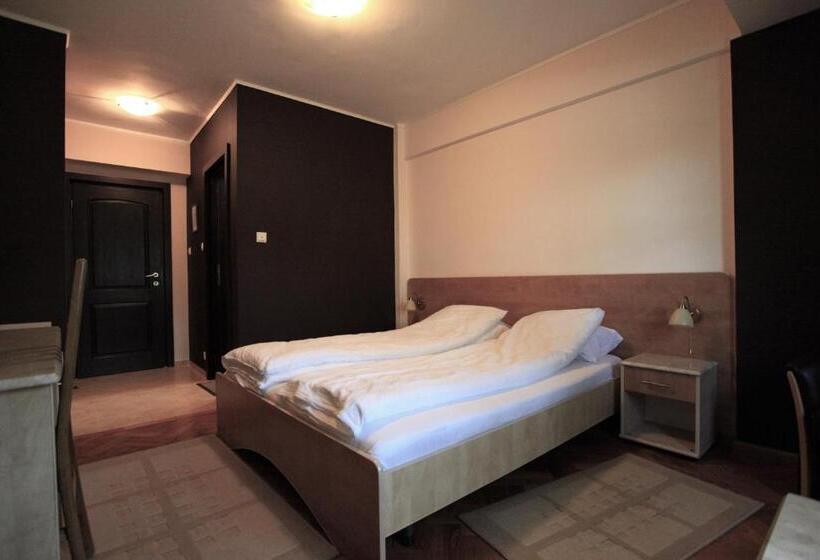 Номер Стандарт Вид на Горы, № 32